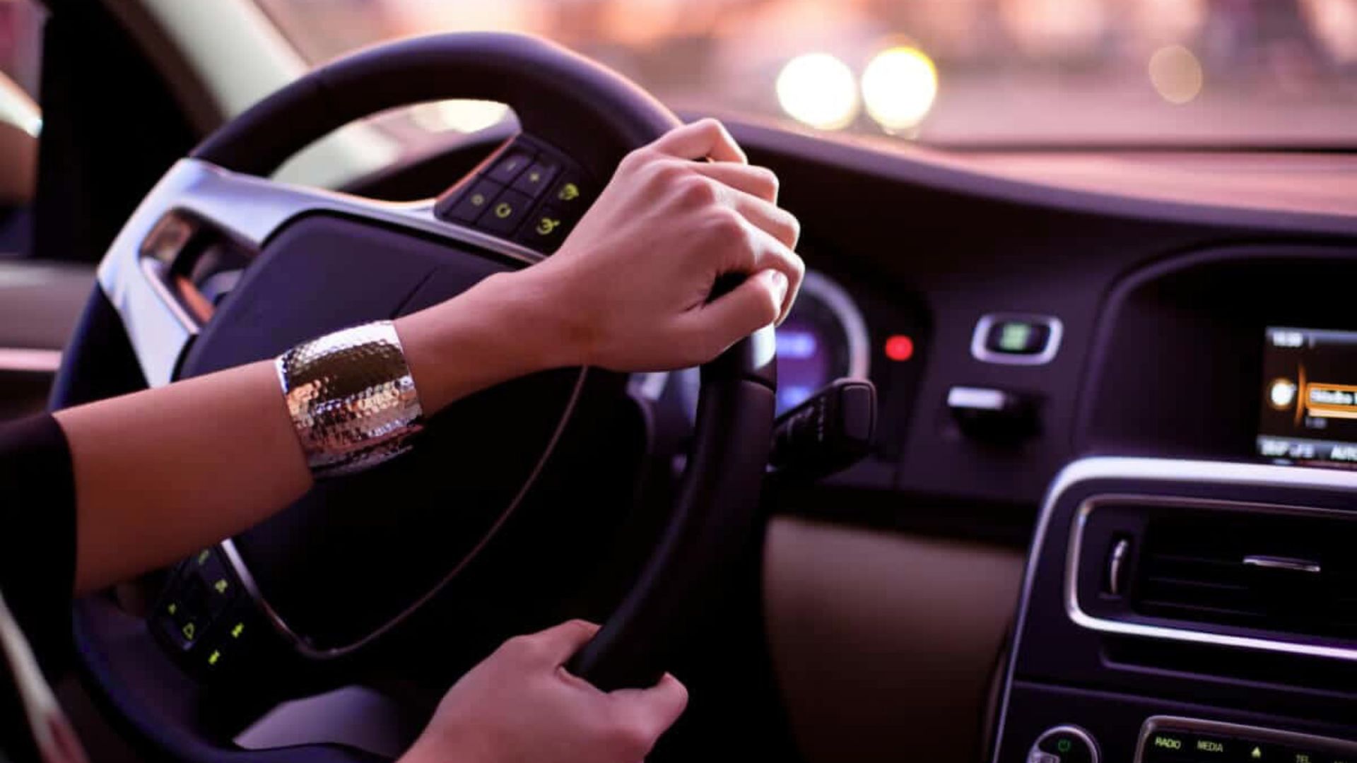 Top 15 Car Safety Tips for City and Highway Driving